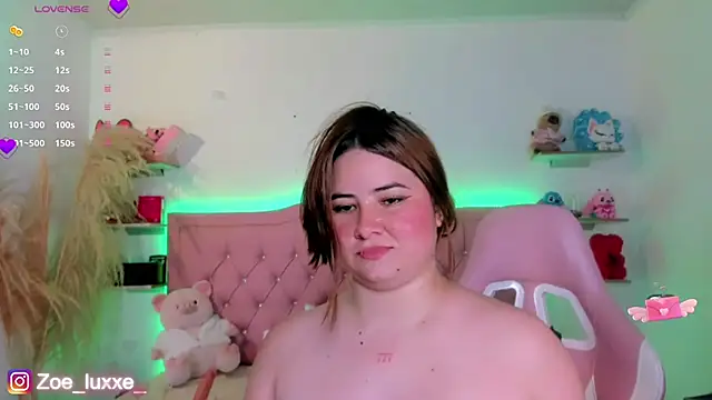 Zoe_Luxxe_ live cam on StripChat