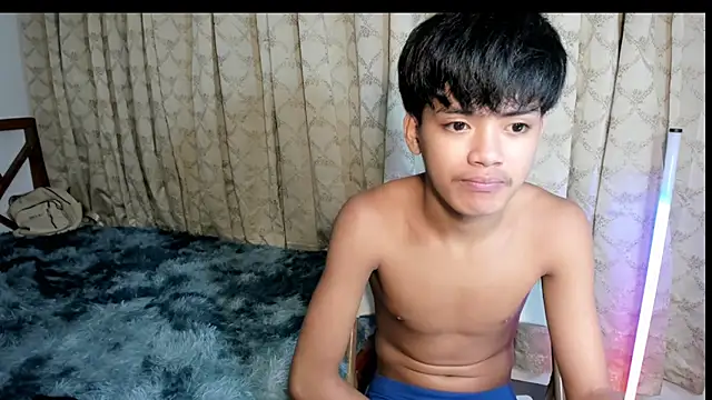 Xlovertwinkcute live cam on StripChat