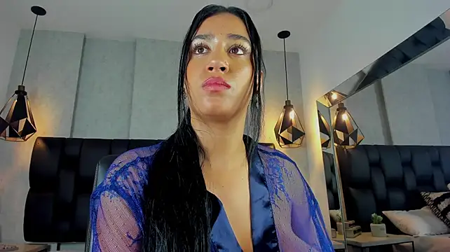 Samantha_hotly