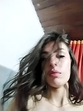 miss_beeella