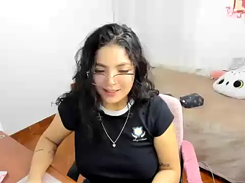 Milysins webcam stripchat model stream image