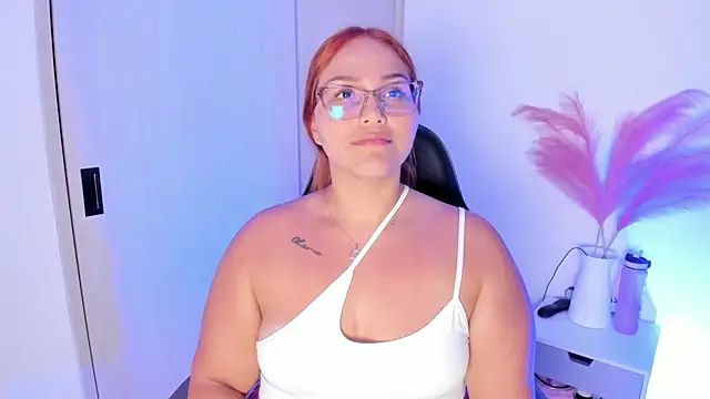LeahxBarker live cam on StripChat