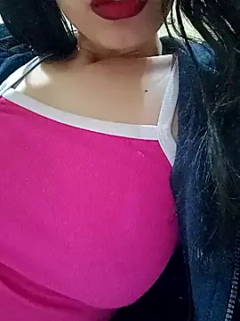 molymeneses live cam on StripChat