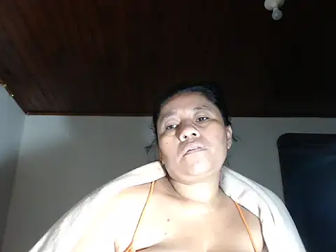 adrixxx38 live cam on StripChat