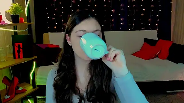 AlluringLookk webcam stripchat model stream image
