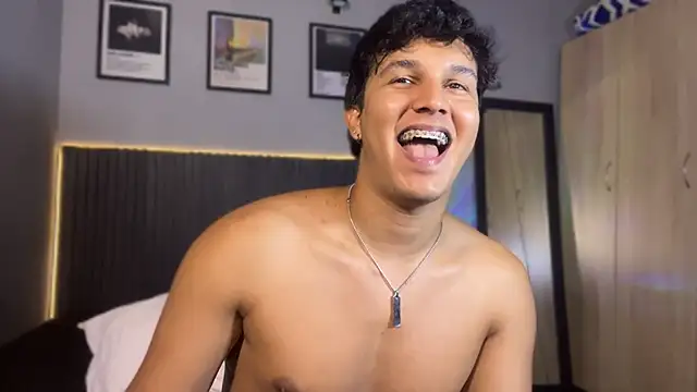 Leo_Savage_ live cam on StripChat