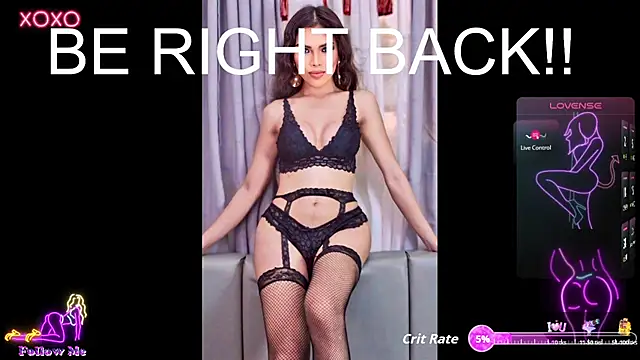 izabella_moore live cam on StripChat