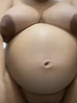 LatinPregnantRosie webcam