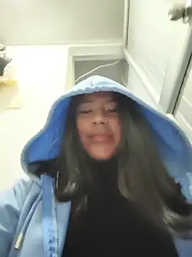 SQUIIRTSAMII live sex cam