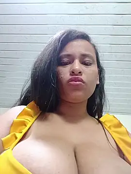 Juliethserna webcam stripchat model stream image