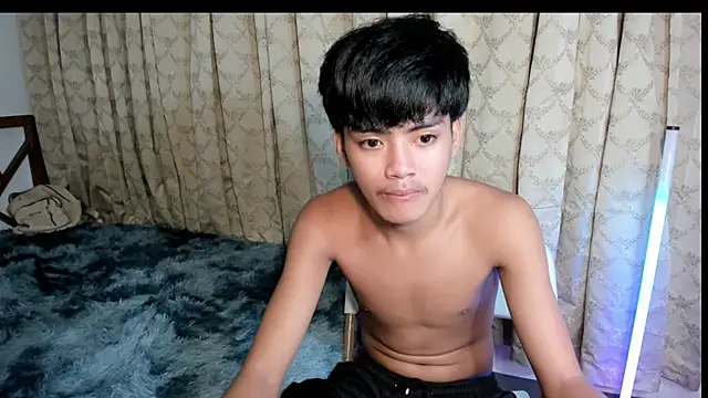 Xlovertwinkcute live cam on StripChat