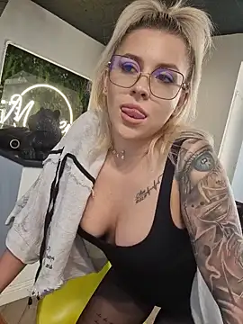 IveySin webcam