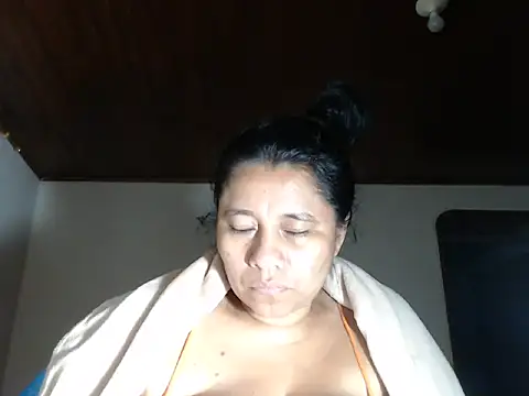 adrixxx38 live cam on StripChat