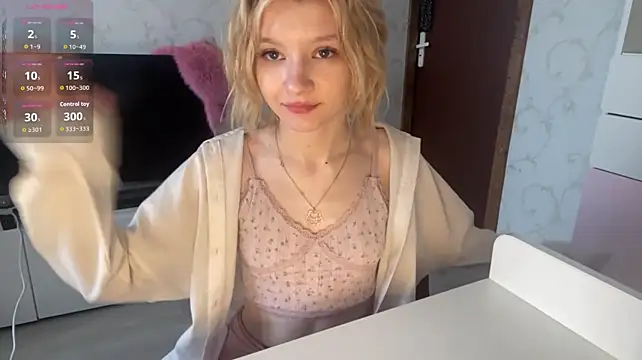 NikiAkimbo