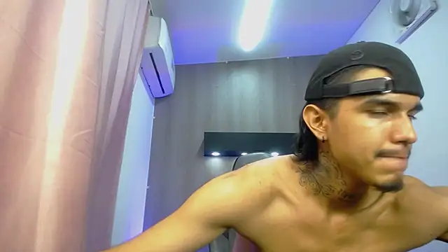 Tayson_Hot