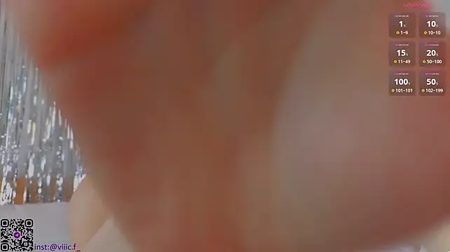 Victori_Fox live cam on StripChat