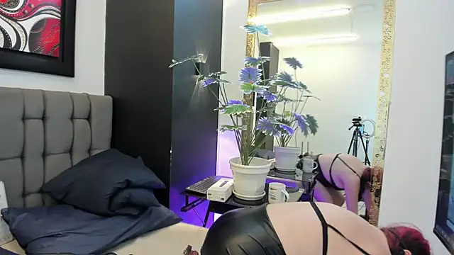 CloeMature live cam on StripChat