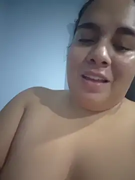sugarbabyline96 live cam on StripChat