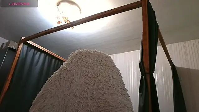Aurora_Cole live cam on StripChat