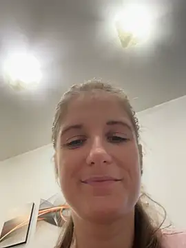 jennifer11772 Momentaufnahme des Live-Raums auf Stripchat
