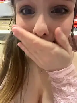 lunabelle_ (F young) - suck my fingers with moan