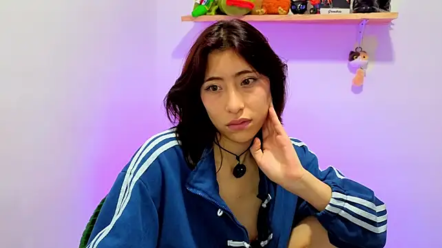 Sullyyonn live cam on StripChat
