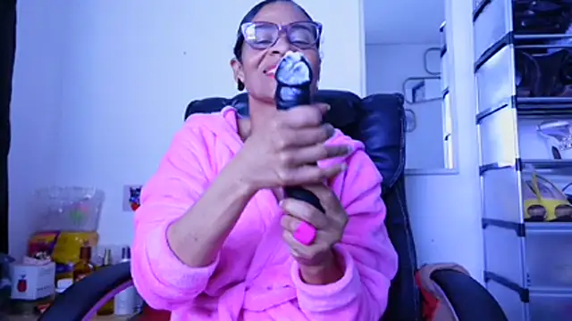 Aries_Mature live cam preview