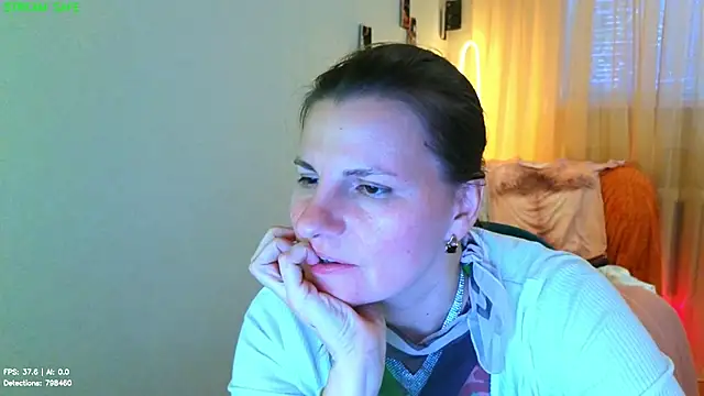 Mirabelle_Velvet