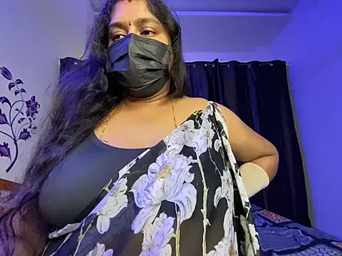 UR_Chocogirl webcam