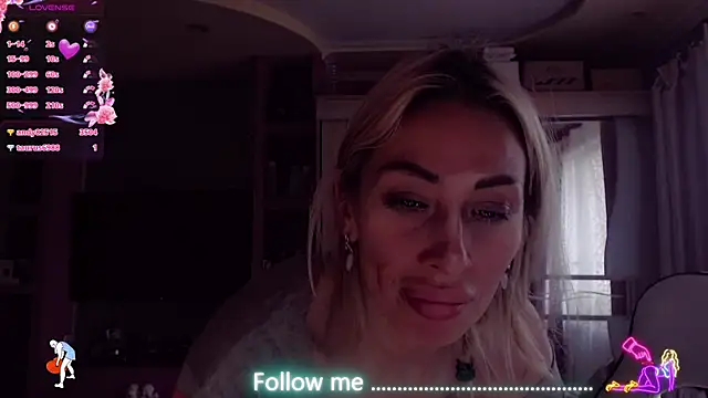 AnnieGOld_ webcam