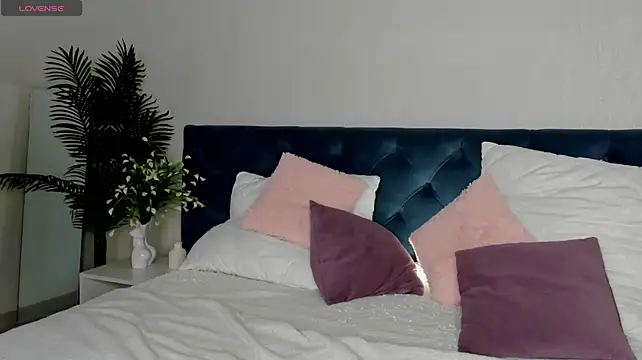 MayaRaay live cam preview