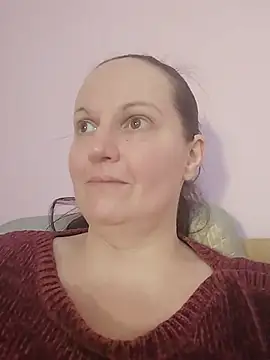 BustyLadyAlma webcam