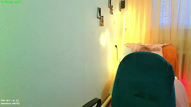 Mirabelle_Velvet