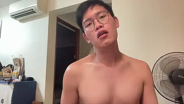 Passionatetwink2 live cam on StripChat