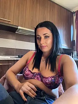 Hotmomcheckk_