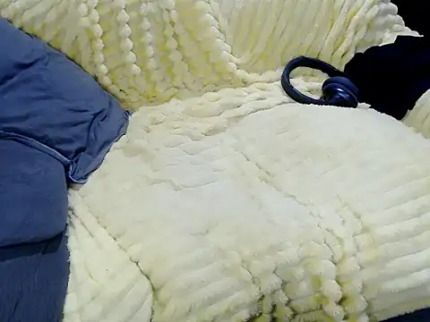 Trish_CurveCock