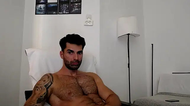 Verycutex live cam on StripChat
