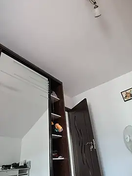 Cosmicosssu live cam on StripChat