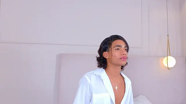 AlanCuute live cam on StripChat