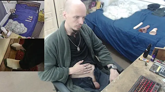ryder2012 live cam on StripChat