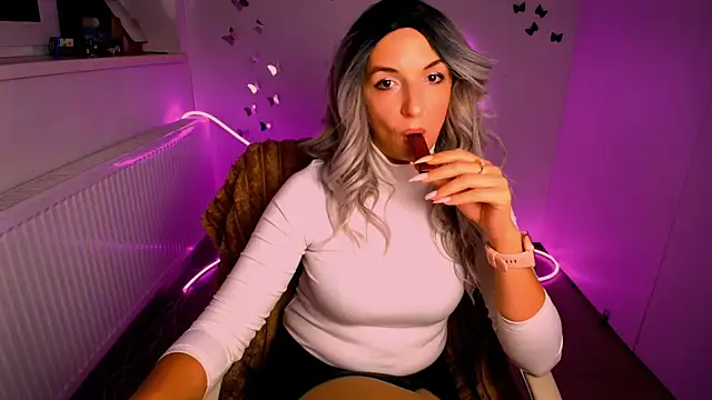 Lana_Foxyy