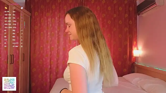 VirginaCoty black hair cam girl