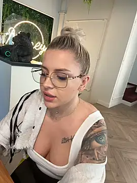 IveySin webcam