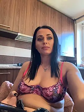 Hotmomcheckk_