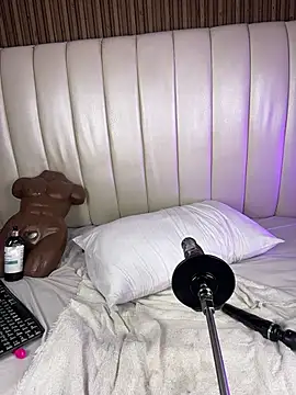 SandraMilerr Live Webcam on Stripchat