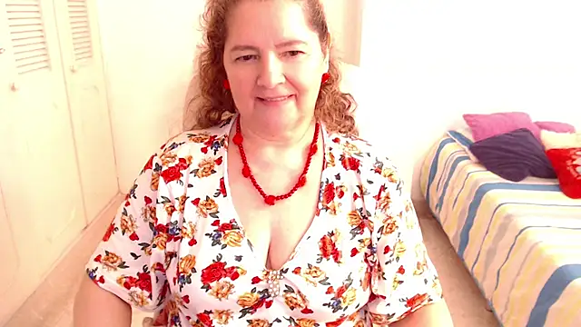 leonela_69 live cam on StripChat