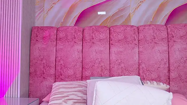 emmacurvy webcam