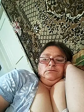 MilaCold5443 live cam on StripChat