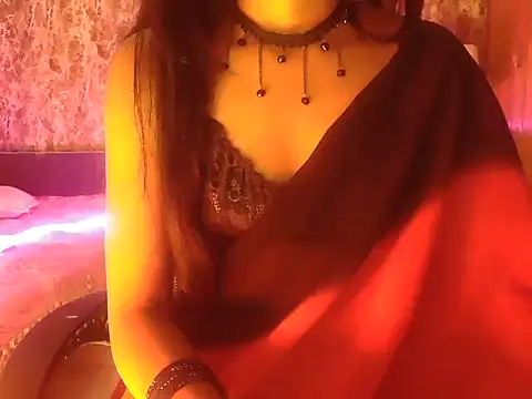 tara_malhotra