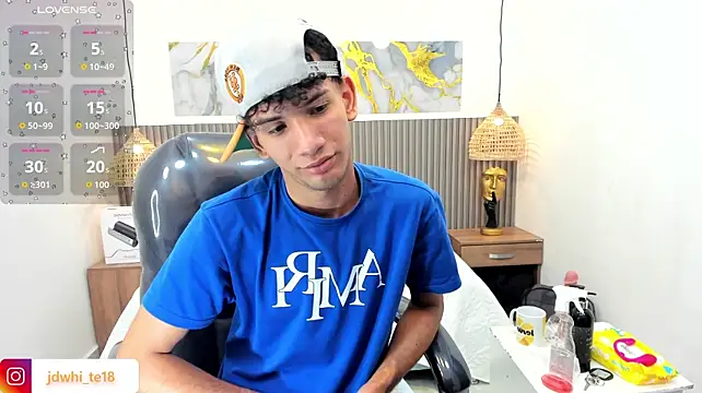 JDWhite18 live cam on StripChat